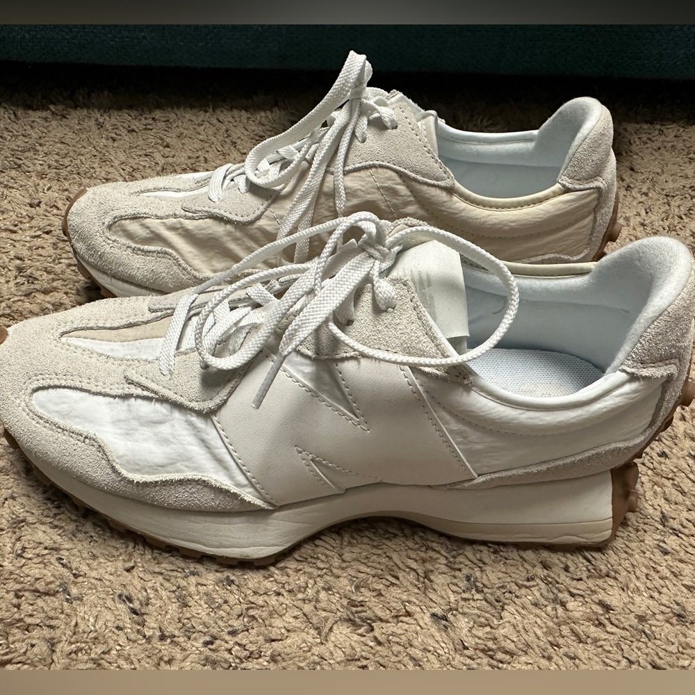 New Balance 327